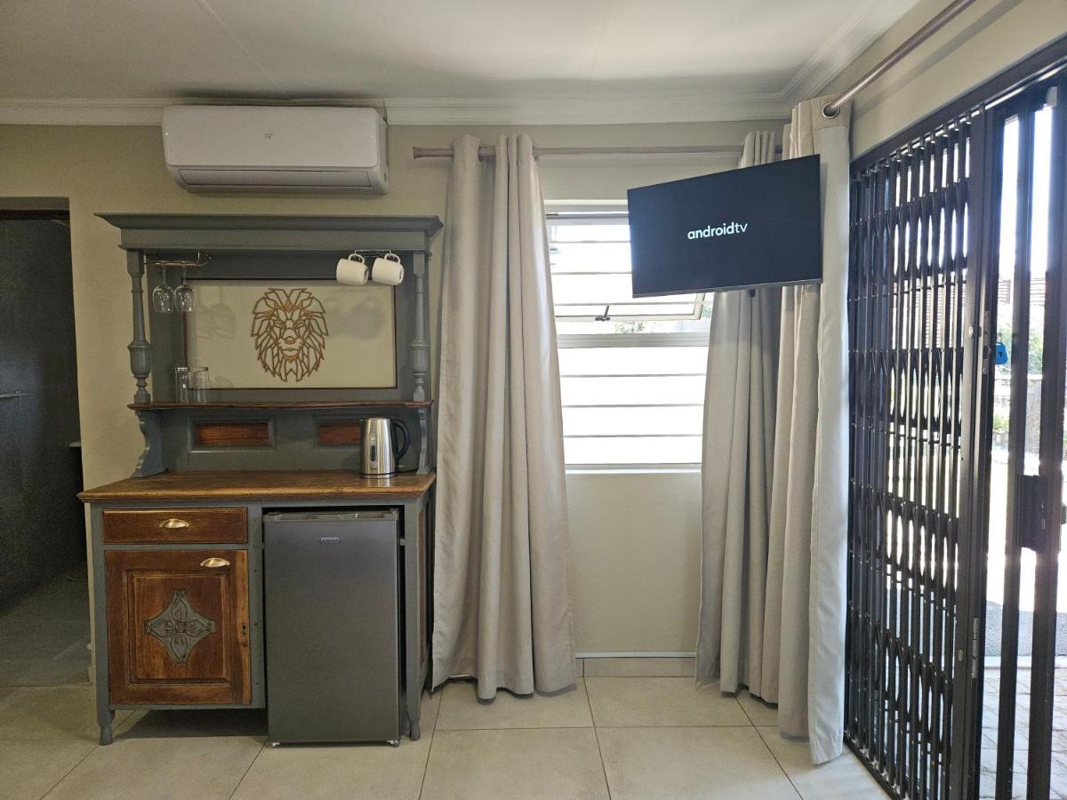 Bosveld In Die Stad 2 Guesthouse Албертън Екстериор снимка