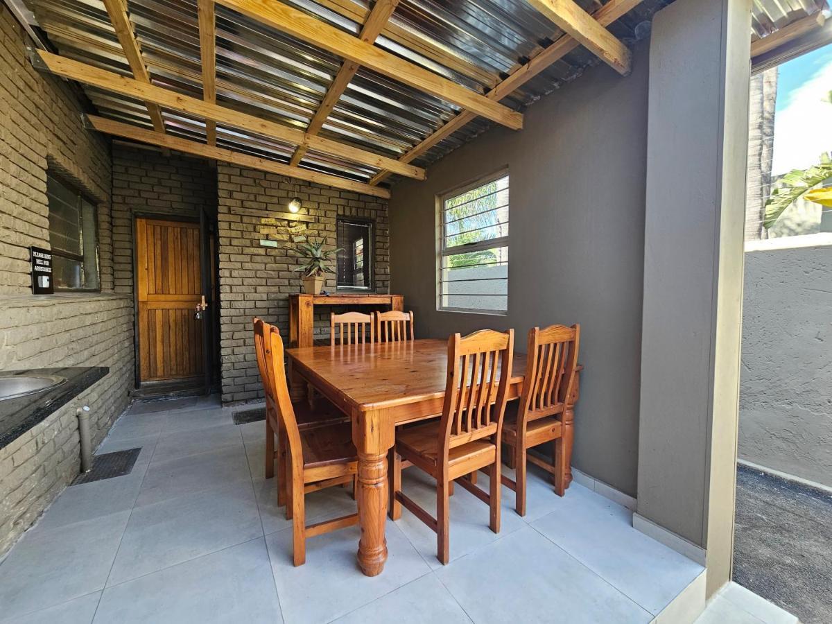 Bosveld In Die Stad 2 Guesthouse Албертън Екстериор снимка
