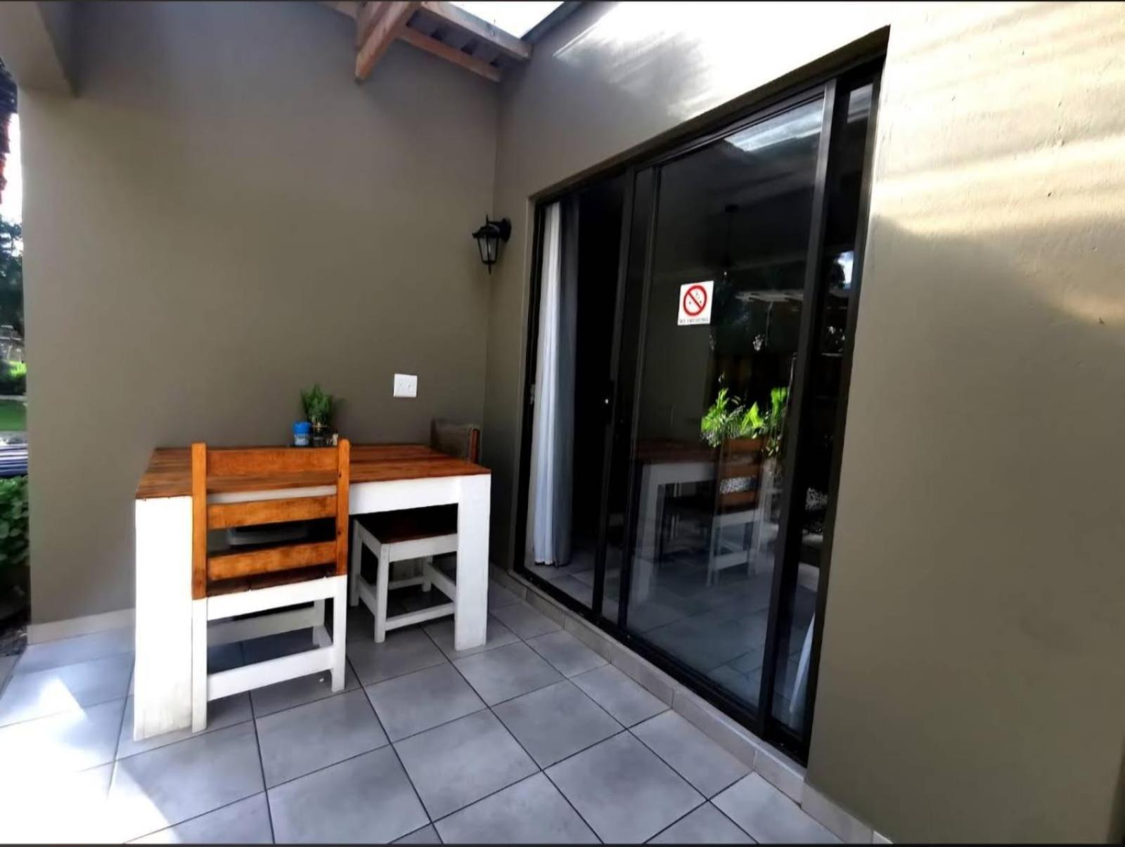 Bosveld In Die Stad 2 Guesthouse Албертън Екстериор снимка