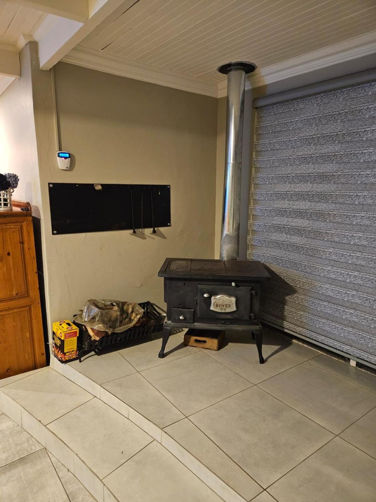 Bosveld In Die Stad 2 Guesthouse Албертън Екстериор снимка