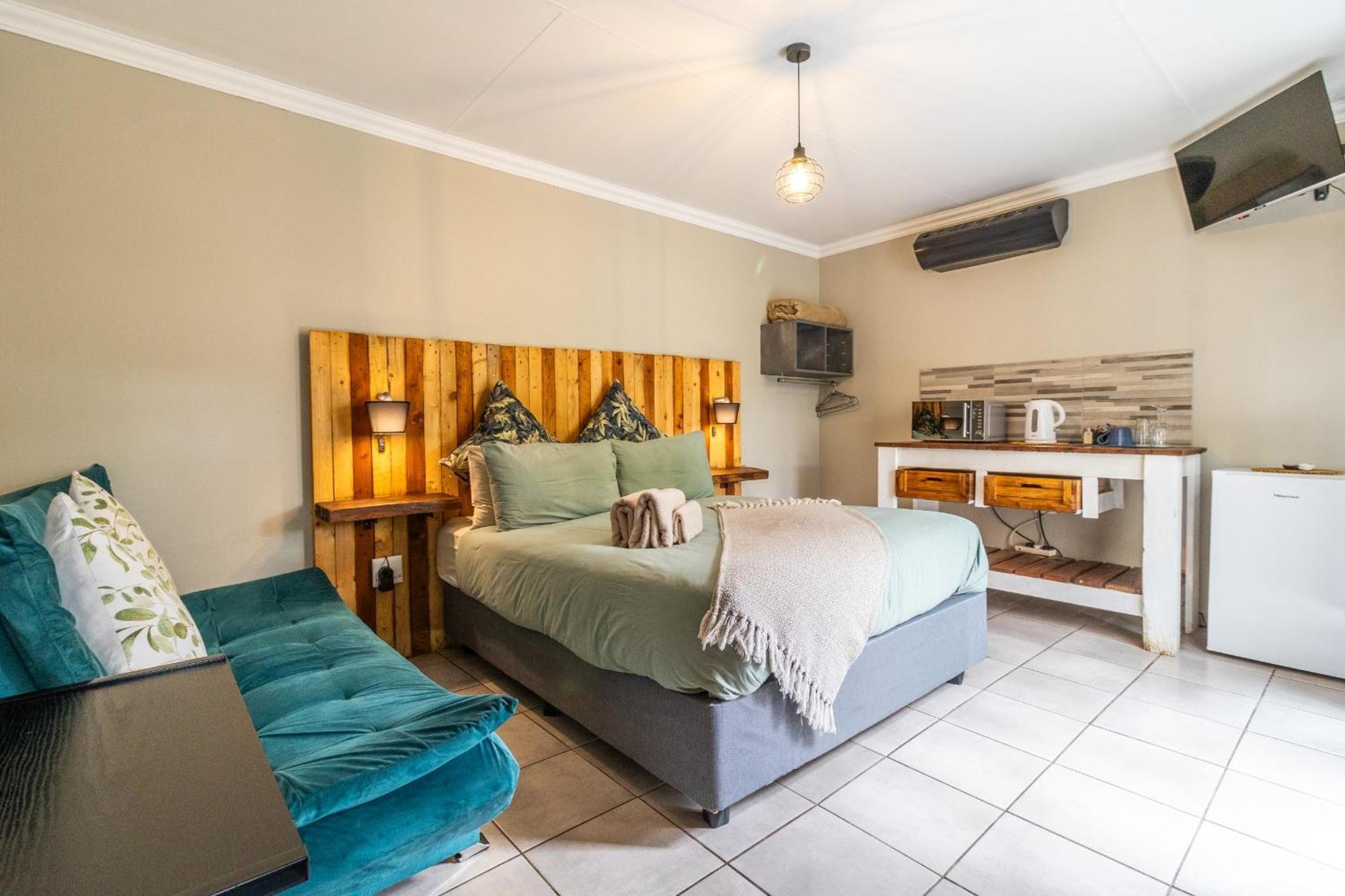 Bosveld In Die Stad 2 Guesthouse Албертън Екстериор снимка