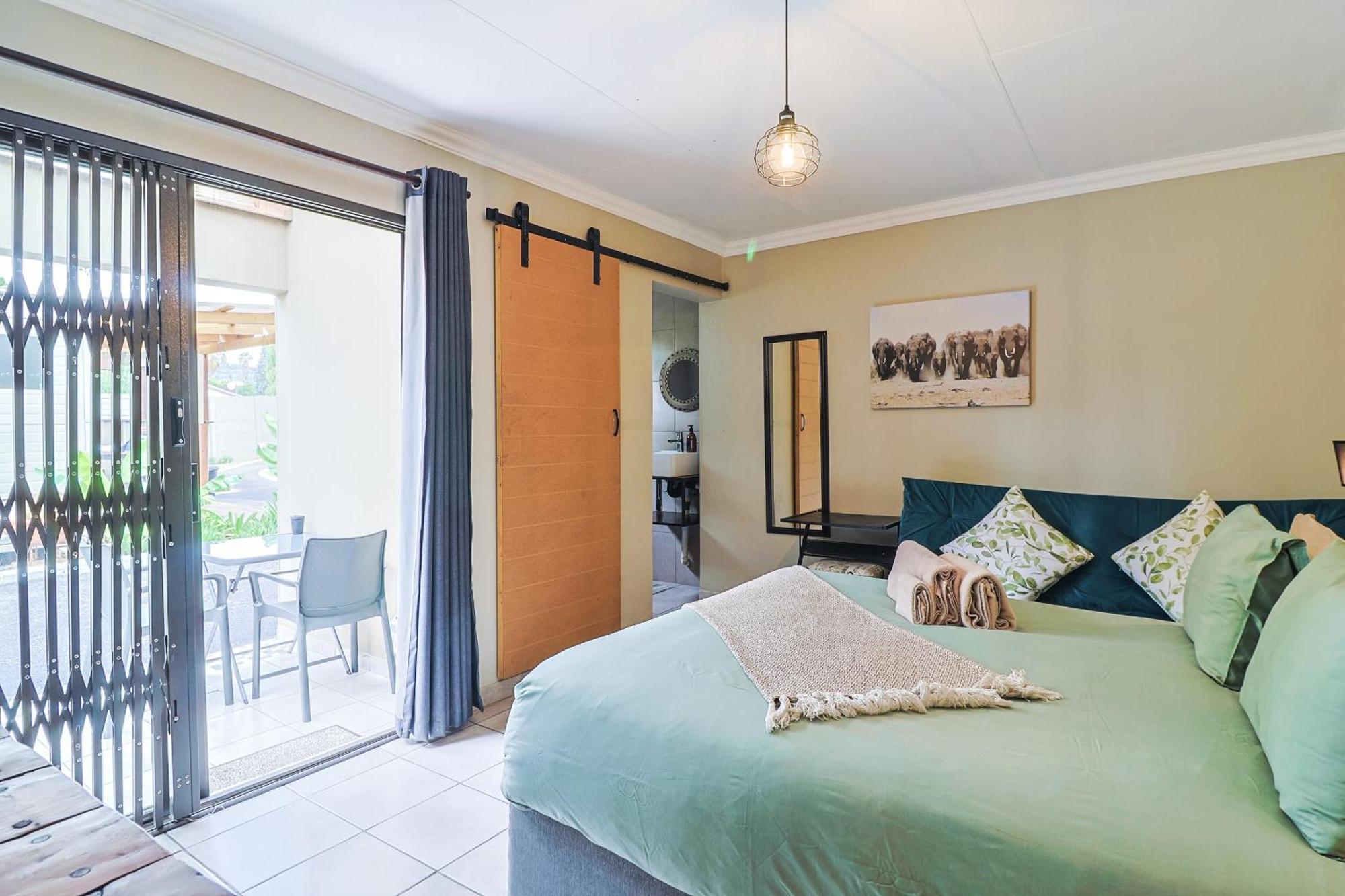 Bosveld In Die Stad 2 Guesthouse Албертън Екстериор снимка