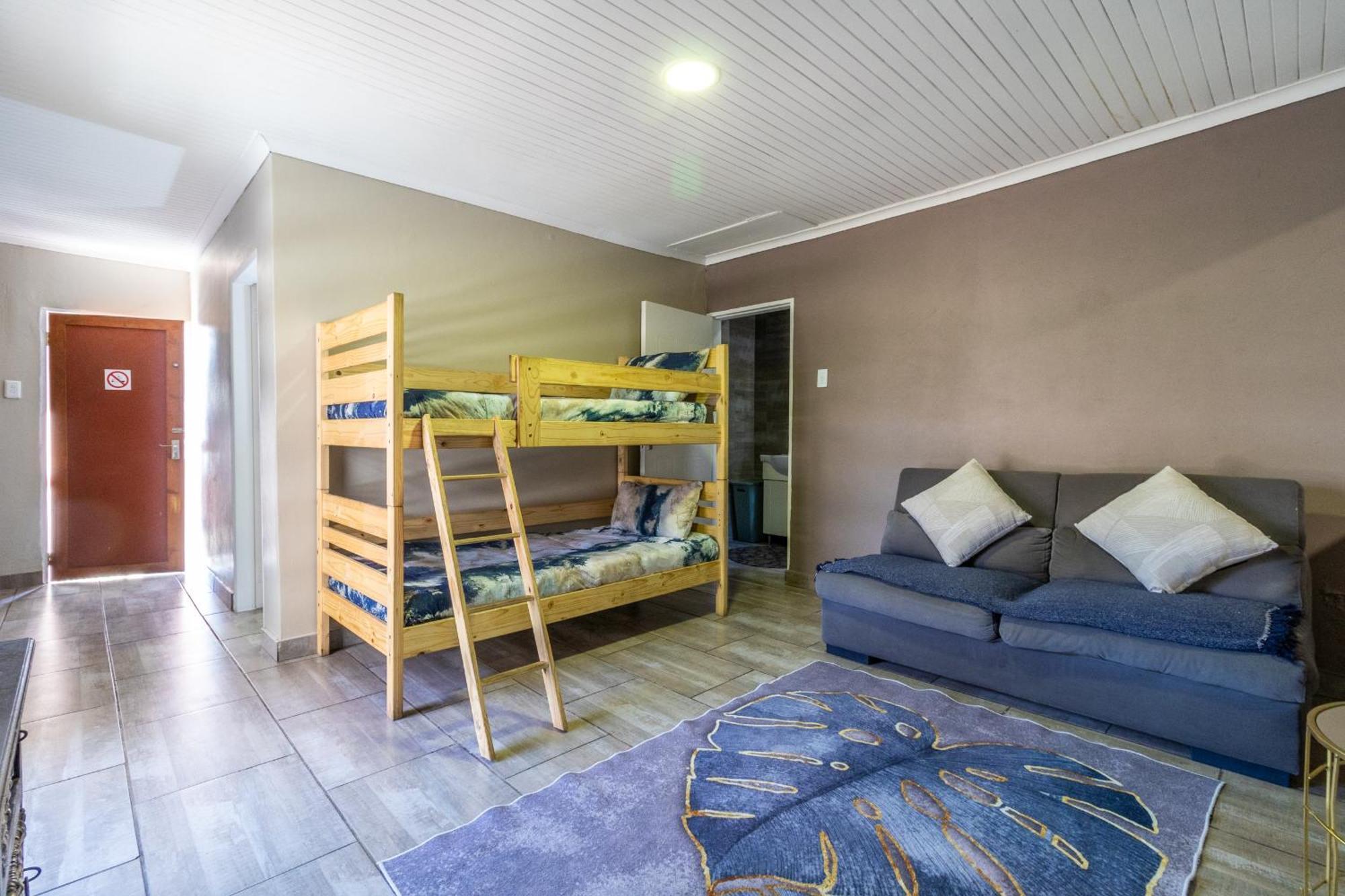 Bosveld In Die Stad 2 Guesthouse Албертън Екстериор снимка